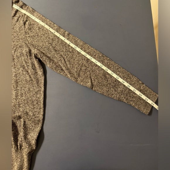 Gray Men's Long Sleeve Pullover V Neck Sweater Size L Croft & Barrow - Picture 7 of 7